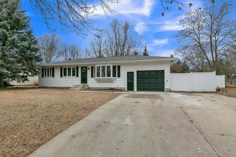 335 Terrace View Dr, Litchfield, MN 55355