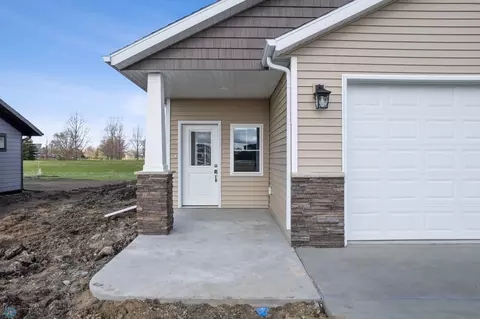 4716 Hampton Loop S, Moorhead, MN 56560 photo 3