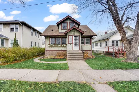 1069 22nd Ave SE, Minneapolis, MN 55414