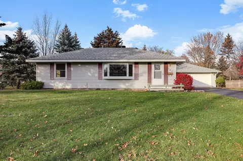 500 Layman Ln, Bloomington, MN 55420