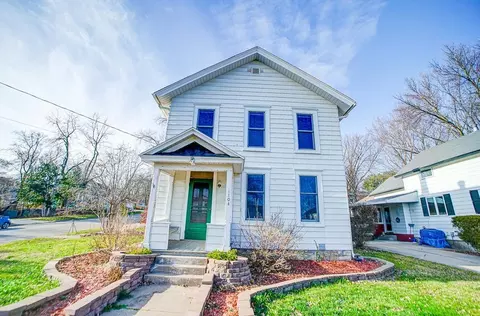 1104 1st St N, Stillwater, MN 55082
