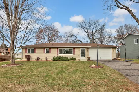 2109 Carnelian Ln, Eagan, MN 55122