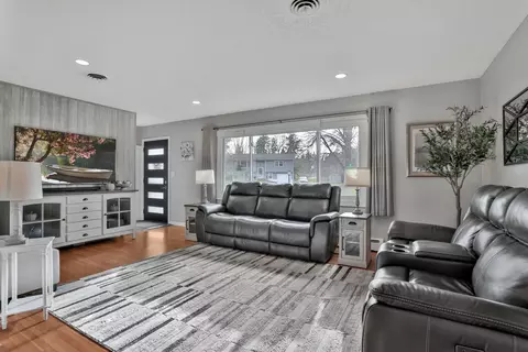 2109 Carnelian Ln, Eagan, MN 55122 photo 5