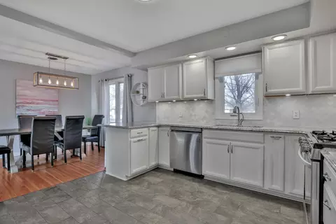 2109 Carnelian Ln, Eagan, MN 55122 photo 9
