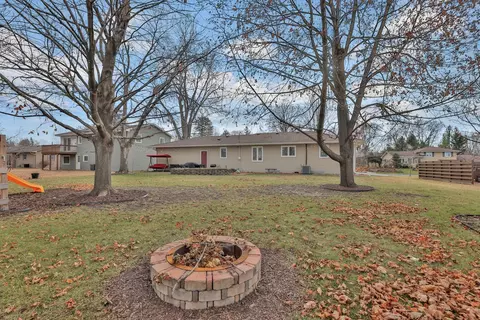 2109 Carnelian Ln, Eagan, MN 55122 photo 3