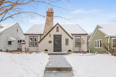 1296 Highland Pkwy, Saint Paul, MN 55116