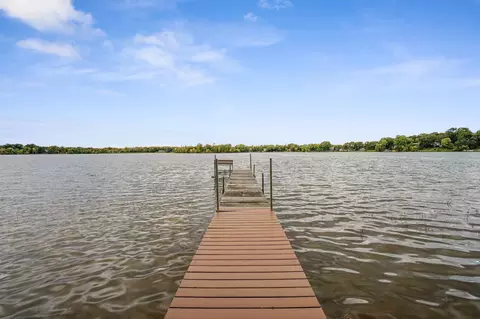 31552 London Dr NE, Cambridge, MN 55008