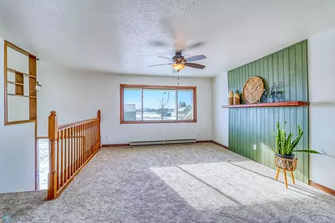 102 Maple Dr, Mapleton, ND 58059 photo 8