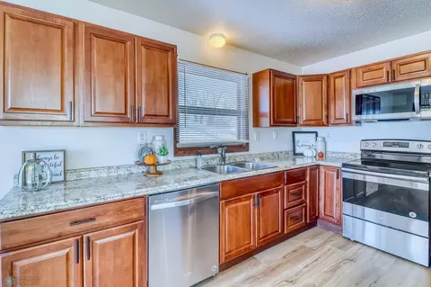 102 Maple Dr, Mapleton, ND 58059 photo 4