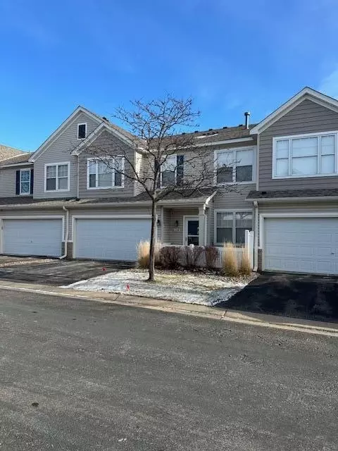 1514 Liberty Cir, Shakopee, MN 55379