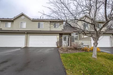 2405 Oakridge Cir, Hudson, WI 54016
