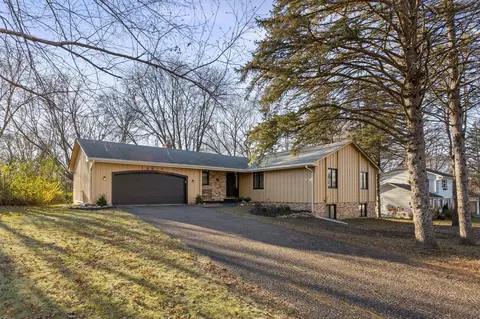 18415 25th Ave N, Plymouth, MN 55447
