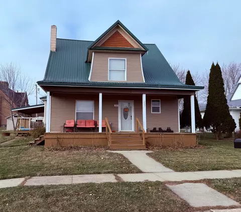 207 Maple St N, Mabel, MN 55954