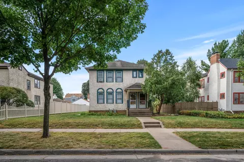 2102 Hartford Ave, Saint Paul, MN 55116