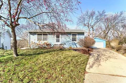 203 E River Ln NE, Rochester, MN 55906