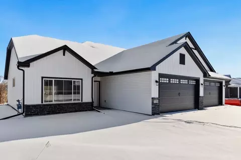 7793 Gunner Dr, Clear Lake, MN 55319
