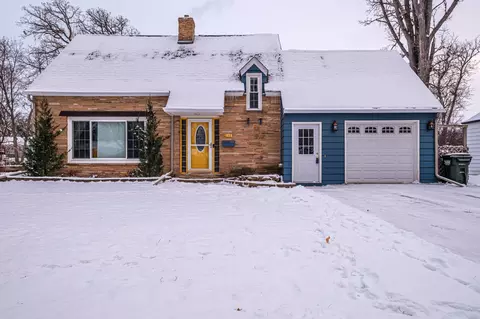 564 Juul Rd SW, Hutchinson, MN 55350