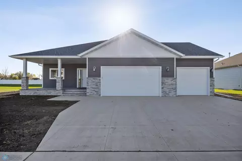105 Annies Way, Mapleton, ND 58059
