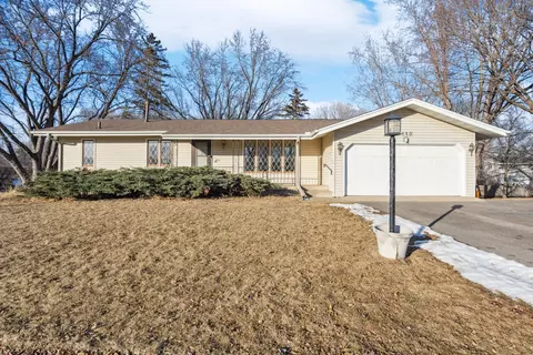 5640 Lindsay St, Golden Valley, MN 55422