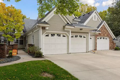 1219 Pond View Ln, White Bear Township, MN 55110