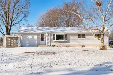 9233 Goldenrod Ln N, Maple Grove, MN 55369