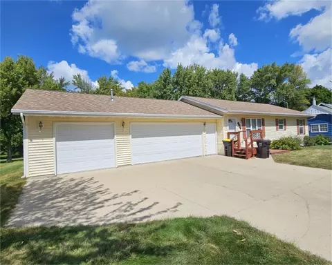 1017 7th Ave, Mountain Lake, MN 56159