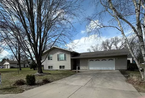 115 6th St SW, Melrose, MN 56352