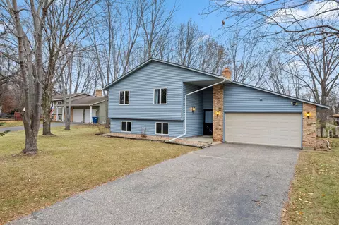 10608 Union Terrace Ln N, Maple Grove, MN 55369