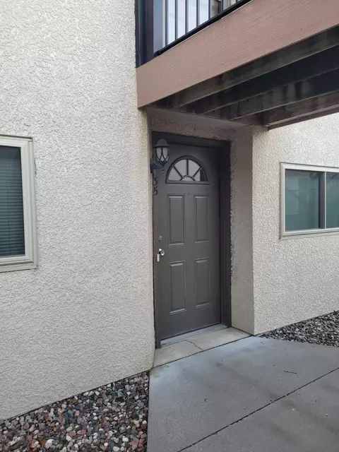 1535 Millpond Ct, Chaska, MN 55318