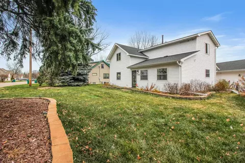 3320 Centerville Rd, Vadnais Heights, MN 55127