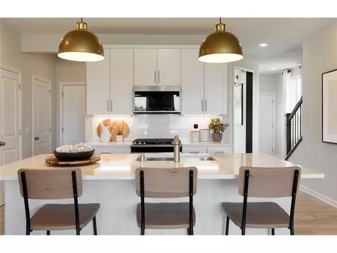 17911 Genoa Dr, Lakeville, MN 55044