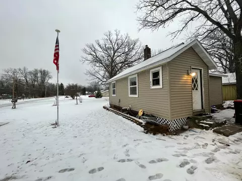 495 NE 2nd Ave, Cohasset, MN 55721