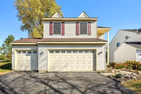 2751 Oak Ridge Trl, Woodbury, MN 55125