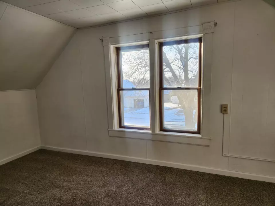 Bedroom - 412 Plum St, Lakefield, MN 56150 photo 2 of 3