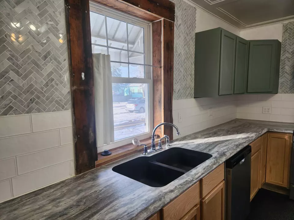 Kitchen - 412 Plum St, Lakefield, MN 56150 photo 2 of 2