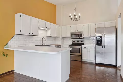 6039 Covington Ter, Minnetonka, MN 55345