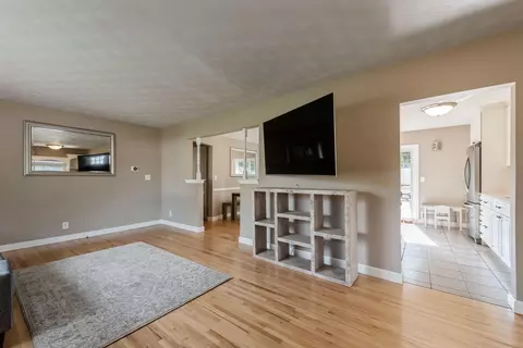 4256 Diamond Dr, Eagan, MN 55122 photo 5