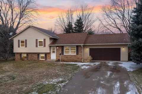 4415 157th Ct W, Rosemount, MN 55068