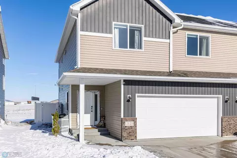 2123 Allison Ln W, West Fargo, ND 58078