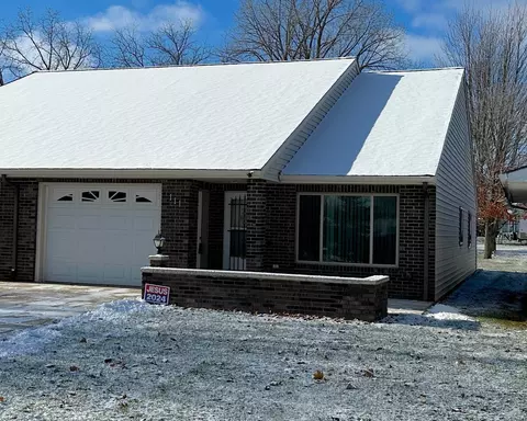 111 3rd St SE, Grand Meadow, MN 55936