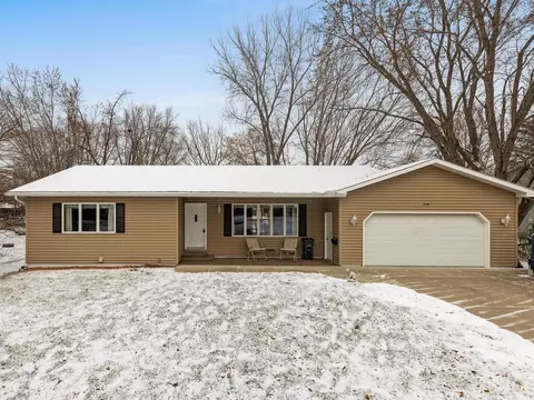 130 Knollwood St W, Annandale, MN 55302