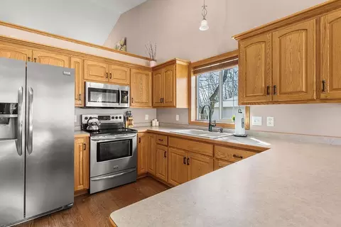 1734 Maple Ct, Saint Cloud, MN 56304 photo 3