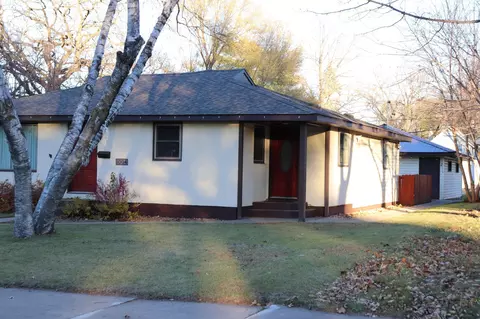 1004 Broadway Ave S, Sauk Rapids, MN 56379