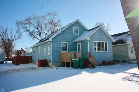 512 3rd St S, Wahpeton, ND 58075
