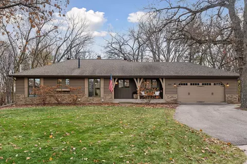 2101 E 125th St, Burnsville, MN 55337