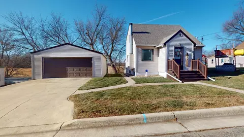 1310 Poplar Ave, Albert Lea, MN 56007