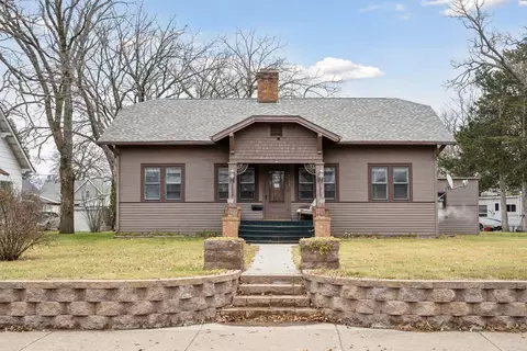 725 1st St SE, Little Falls, MN 56345