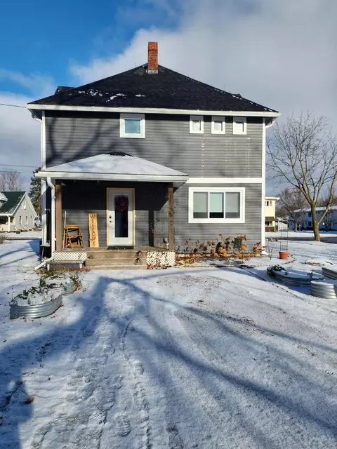 404 W Messenger St, Rice Lake, WI 54868