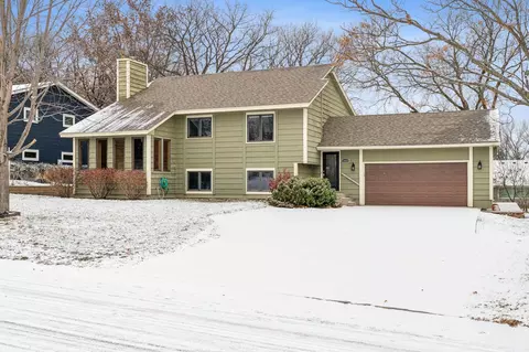 999 Amble Rd, Shoreview, MN 55126