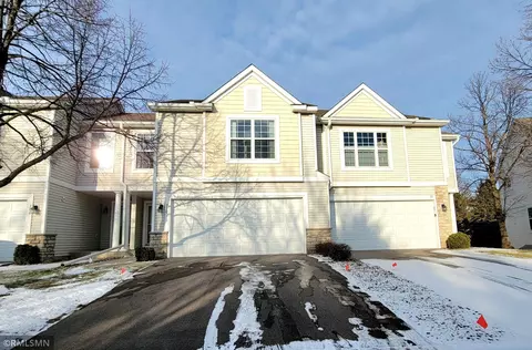 310 Campfire Curv, Chaska, MN 55318